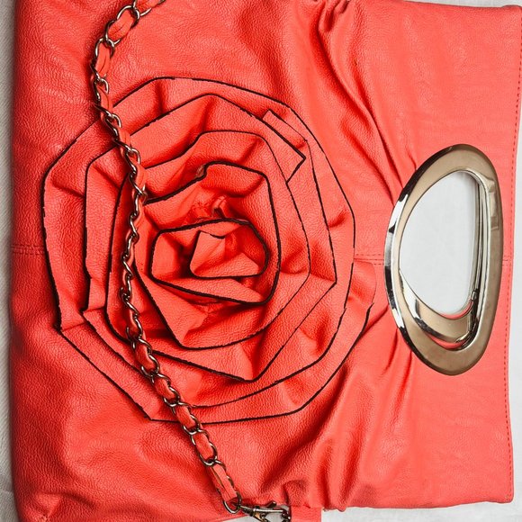 Pink Leather Modern Crossbody bag with Rose - Picture 3 of 14